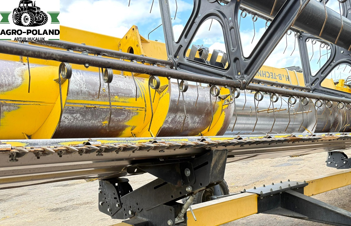 NEW HOLLAND CX 6080 - 2114/2777 h - 2014 ROK + VARIFEED 6,09 M - Obilný kombajn: obrázok 4 NEW HOLLAND CX 6080 - 2114/2777 h - 2014 ROK + VARIFEED 6,09 M - Obilný kombajn: obrázok 4