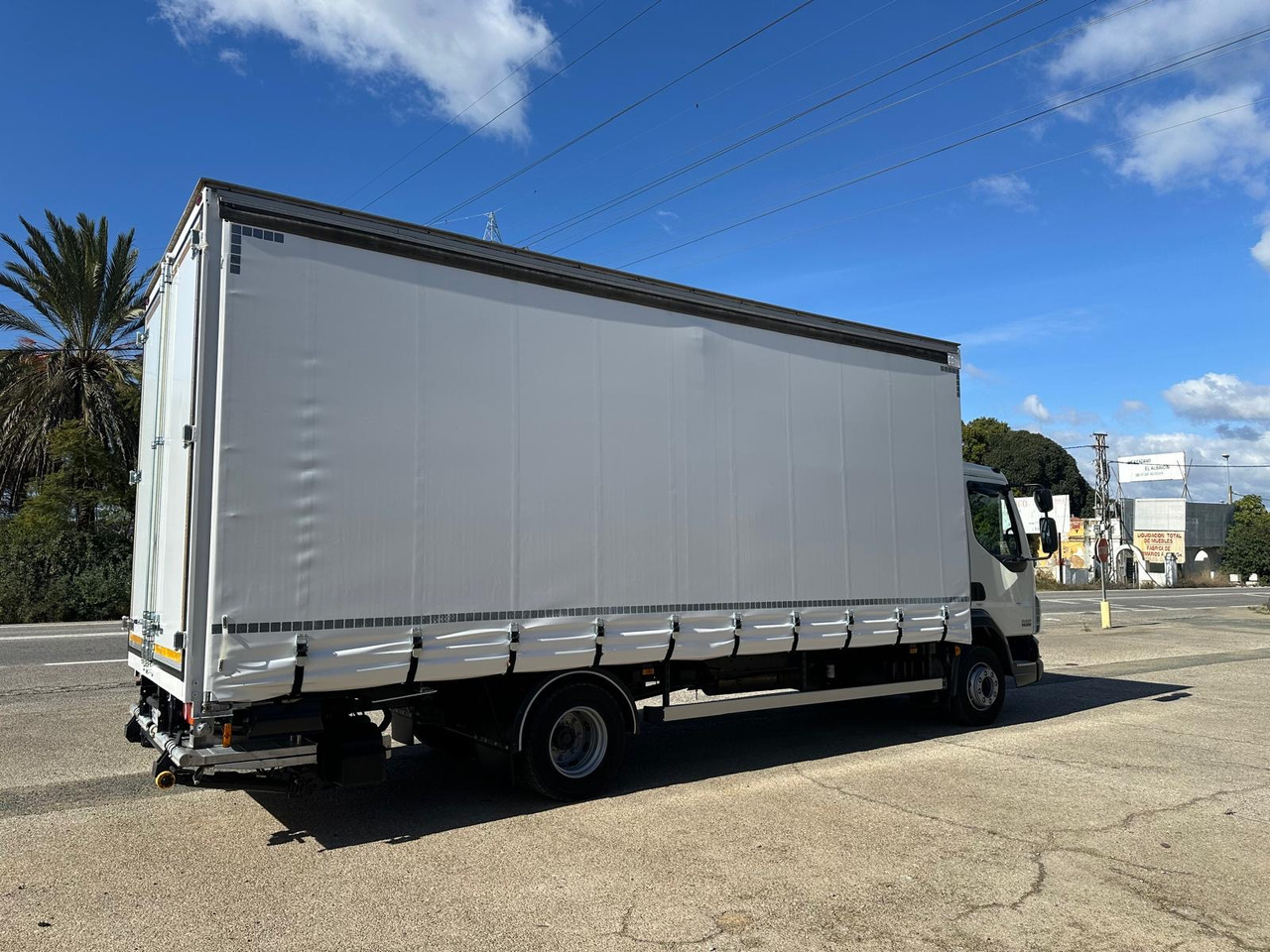 DAF LF 45.250 - Plachtové nákladné vozidlo: obrázok 3 DAF LF 45.250 - Plachtové nákladné vozidlo: obrázok 3