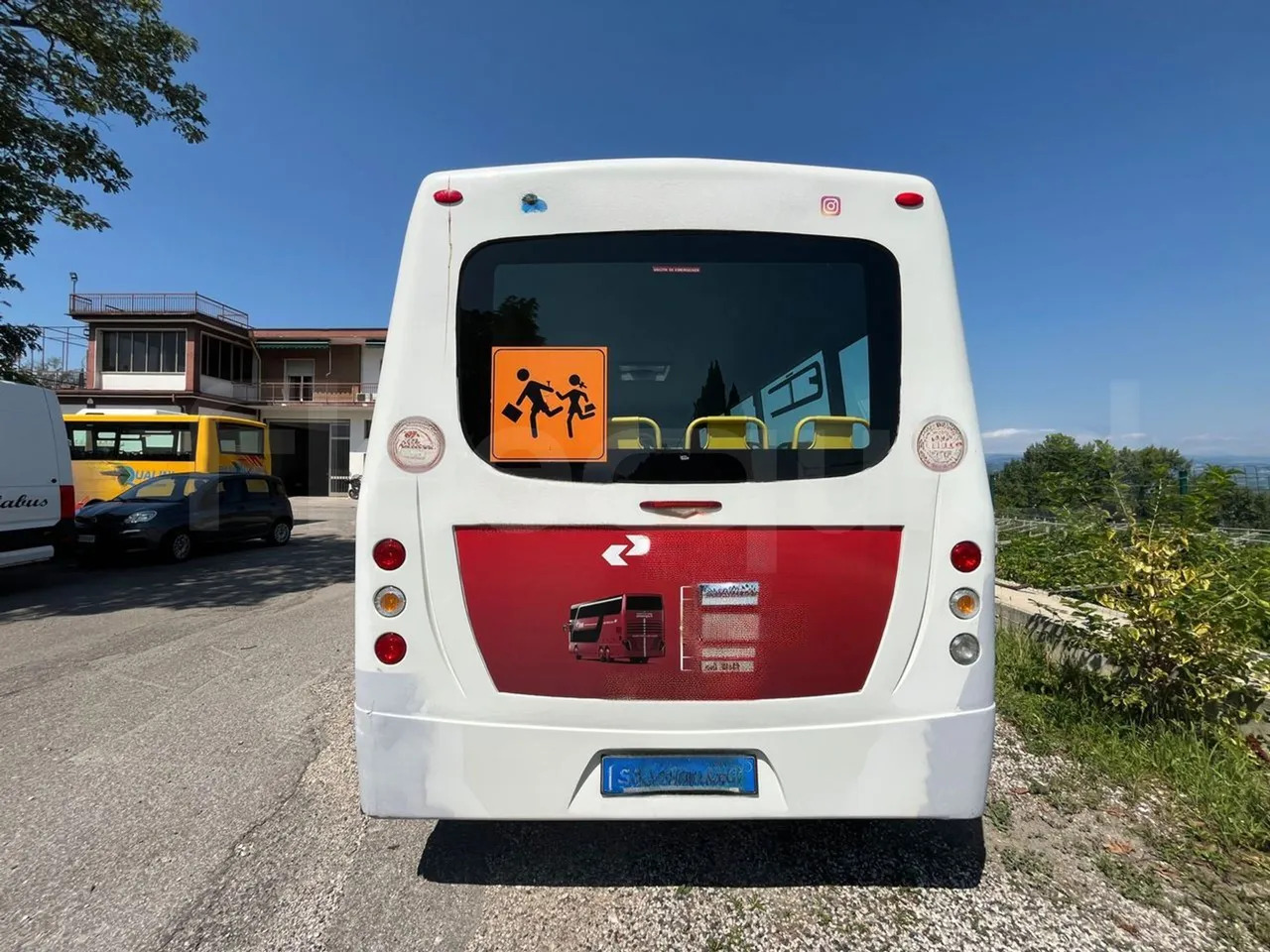 Isuzu P65 - Školský autobus: obrázok 5 Isuzu P65 - Školský autobus: obrázok 5