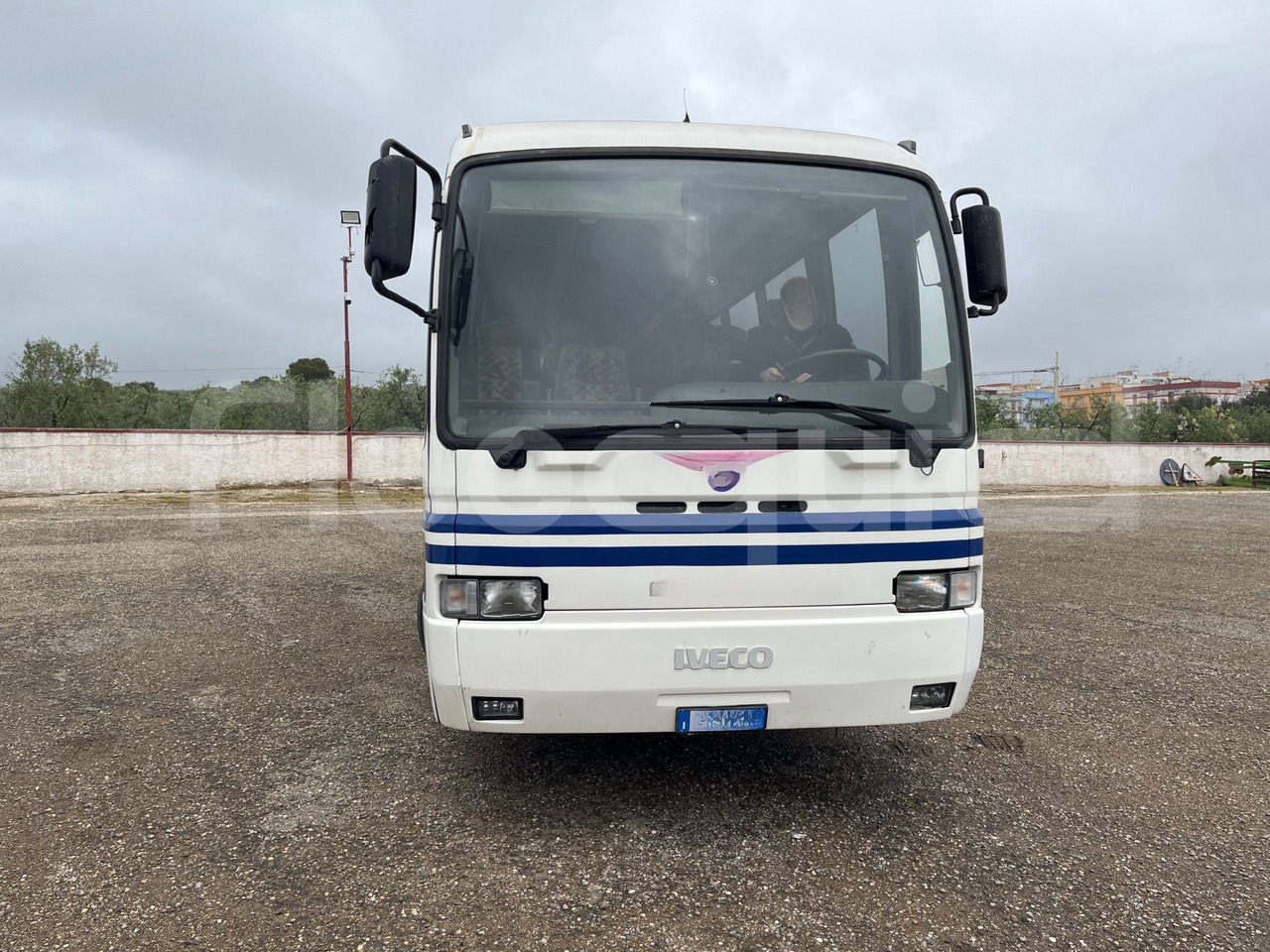Iveco 380 - Autokar: obrázok 2 Iveco 380 - Autokar: obrázok 2