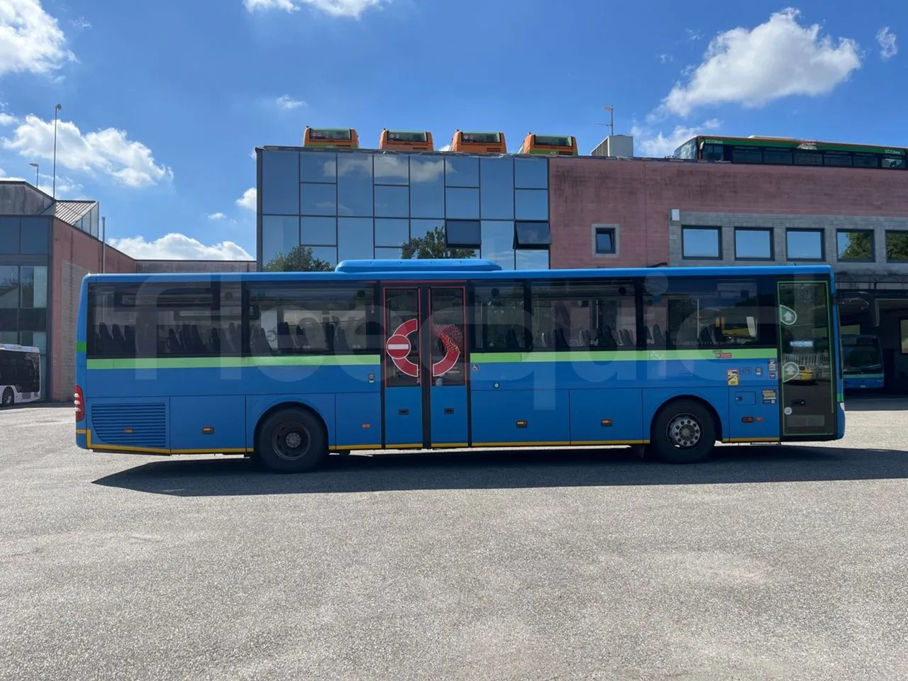 Prímestský autobus Mercedes-Benz Integro: obrázok 13