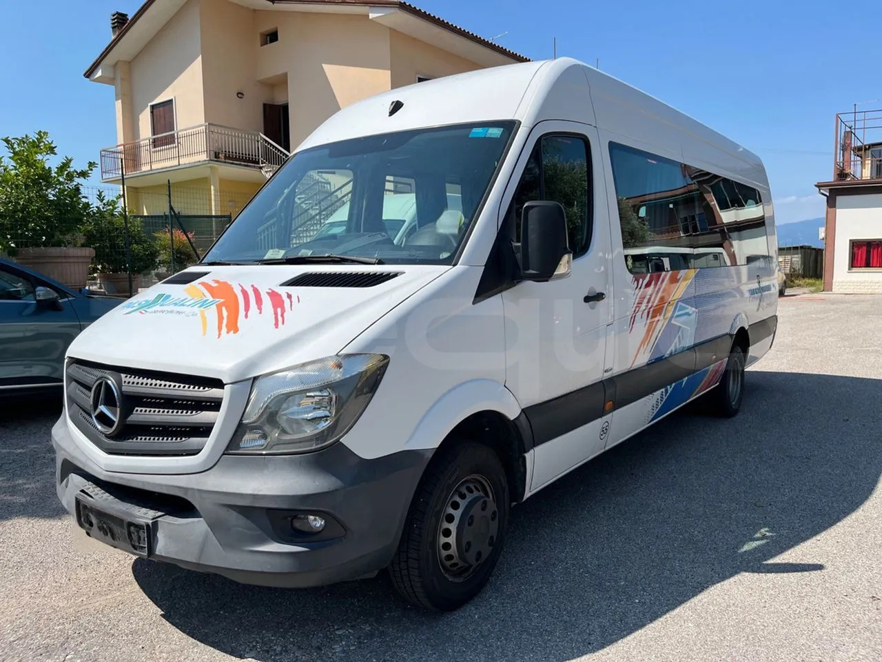 Mercedes-Benz MB906 - Prímestský autobus: obrázok 4 Mercedes-Benz MB906 - Prímestský autobus: obrázok 4