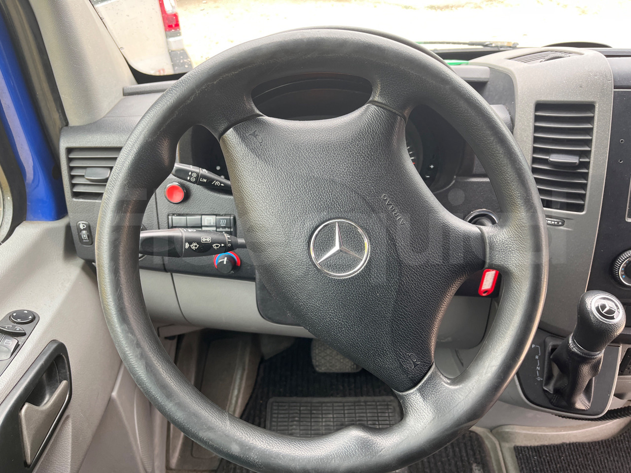 Minibus, Mikrobus Mercedes-Benz Sprinter: obrázok 16