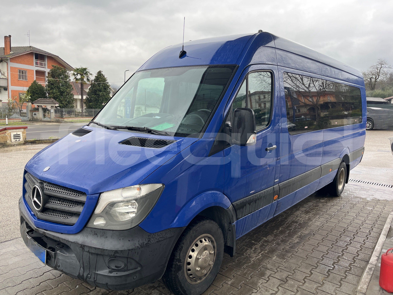 Minibus, Mikrobus Mercedes-Benz Sprinter: obrázok 6