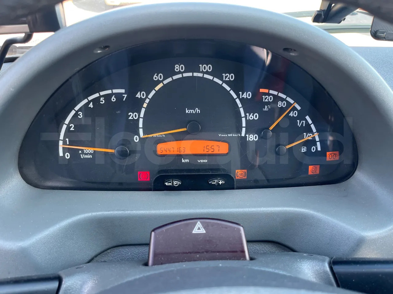 Mercedes-Benz Sprinter - Prímestský autobus: obrázok 3 Mercedes-Benz Sprinter - Prímestský autobus: obrázok 3