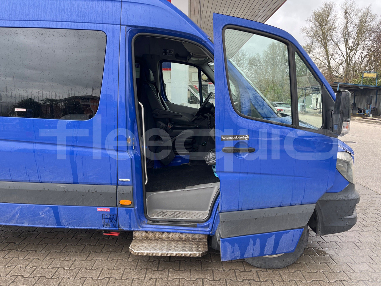 Minibus, Mikrobus Mercedes-Benz Sprinter: obrázok 13