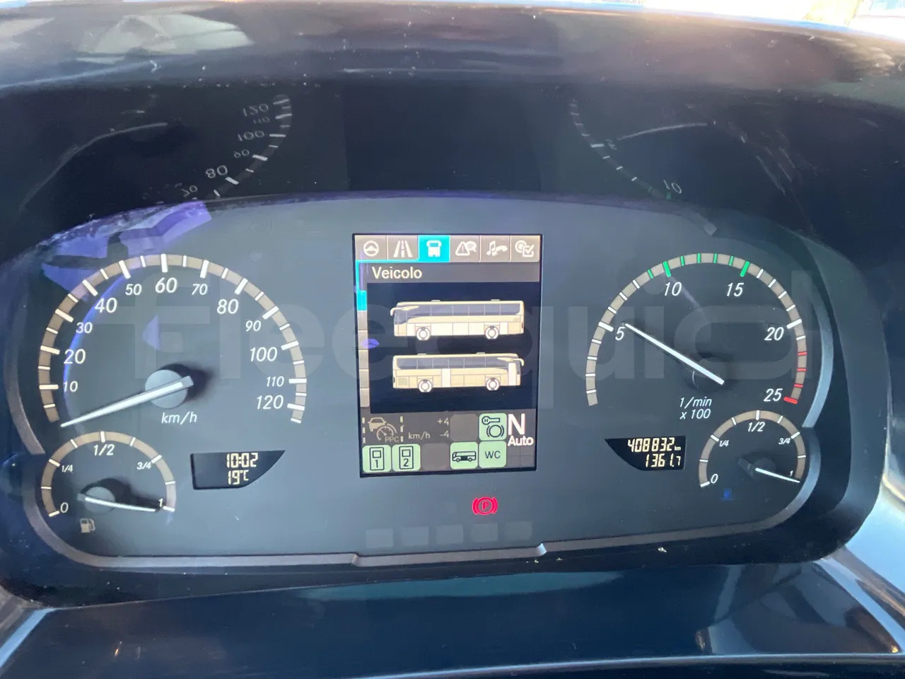 Mercedes-Benz Tourismo - Autokar: obrázok 3 Mercedes-Benz Tourismo - Autokar: obrázok 3