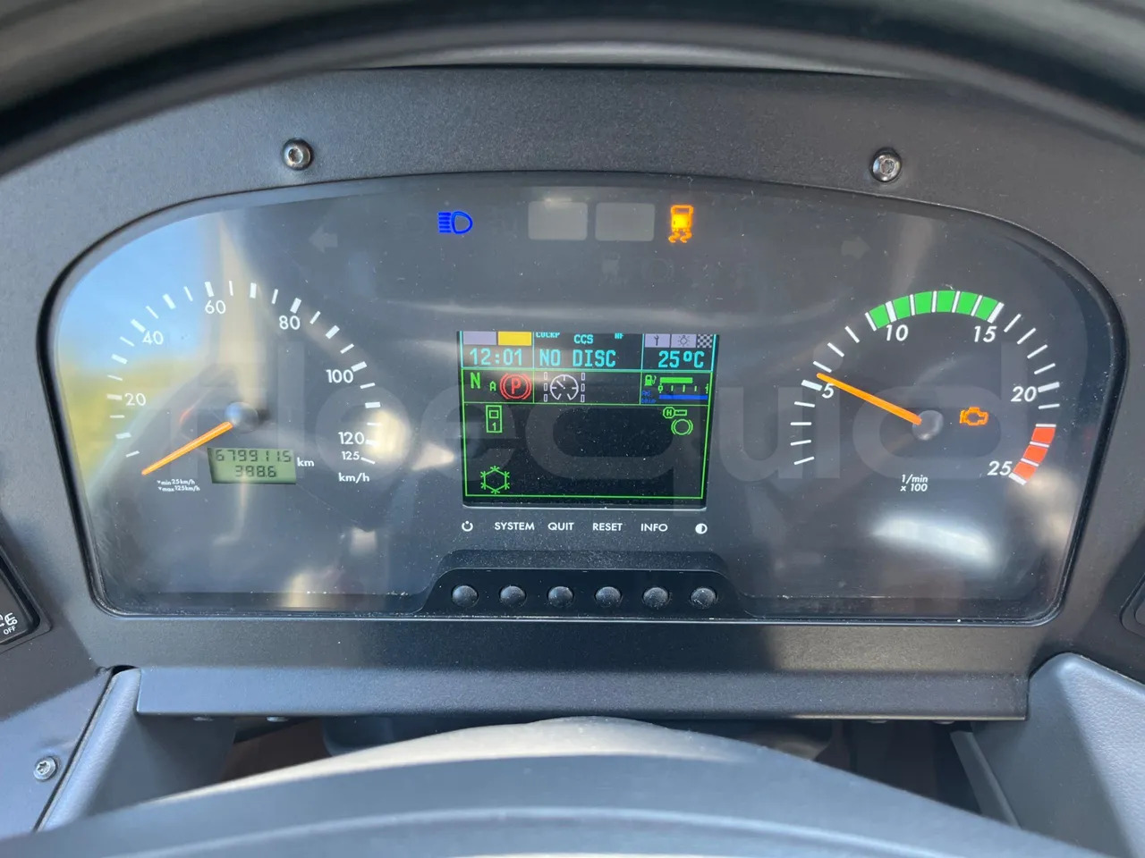 Mercedes-Benz Tourismo - Autokar: obrázok 3 Mercedes-Benz Tourismo - Autokar: obrázok 3