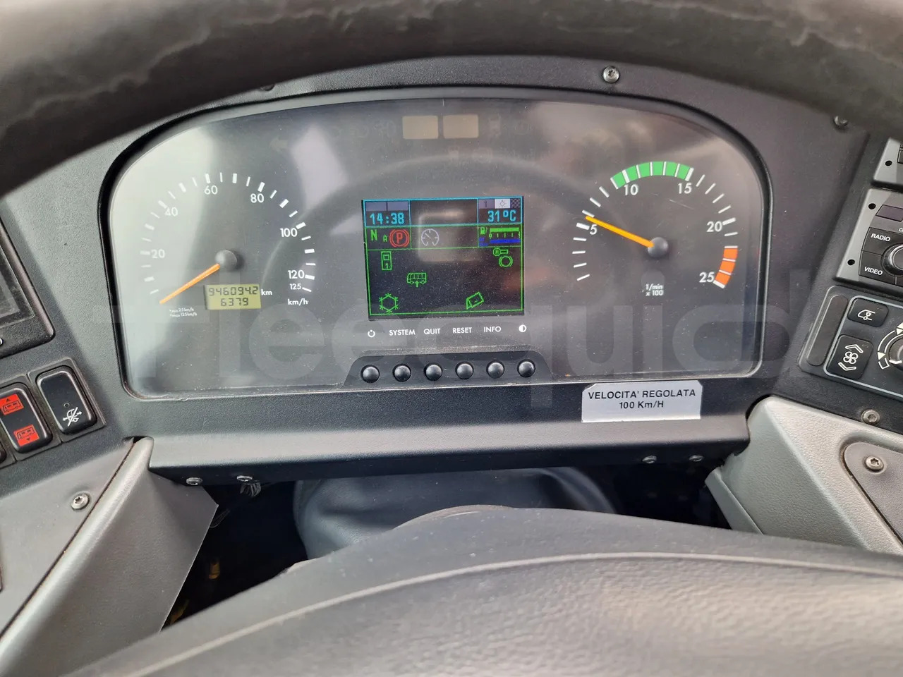 Mercedes-Benz Tourismo - Autokar: obrázok 3 Mercedes-Benz Tourismo - Autokar: obrázok 3