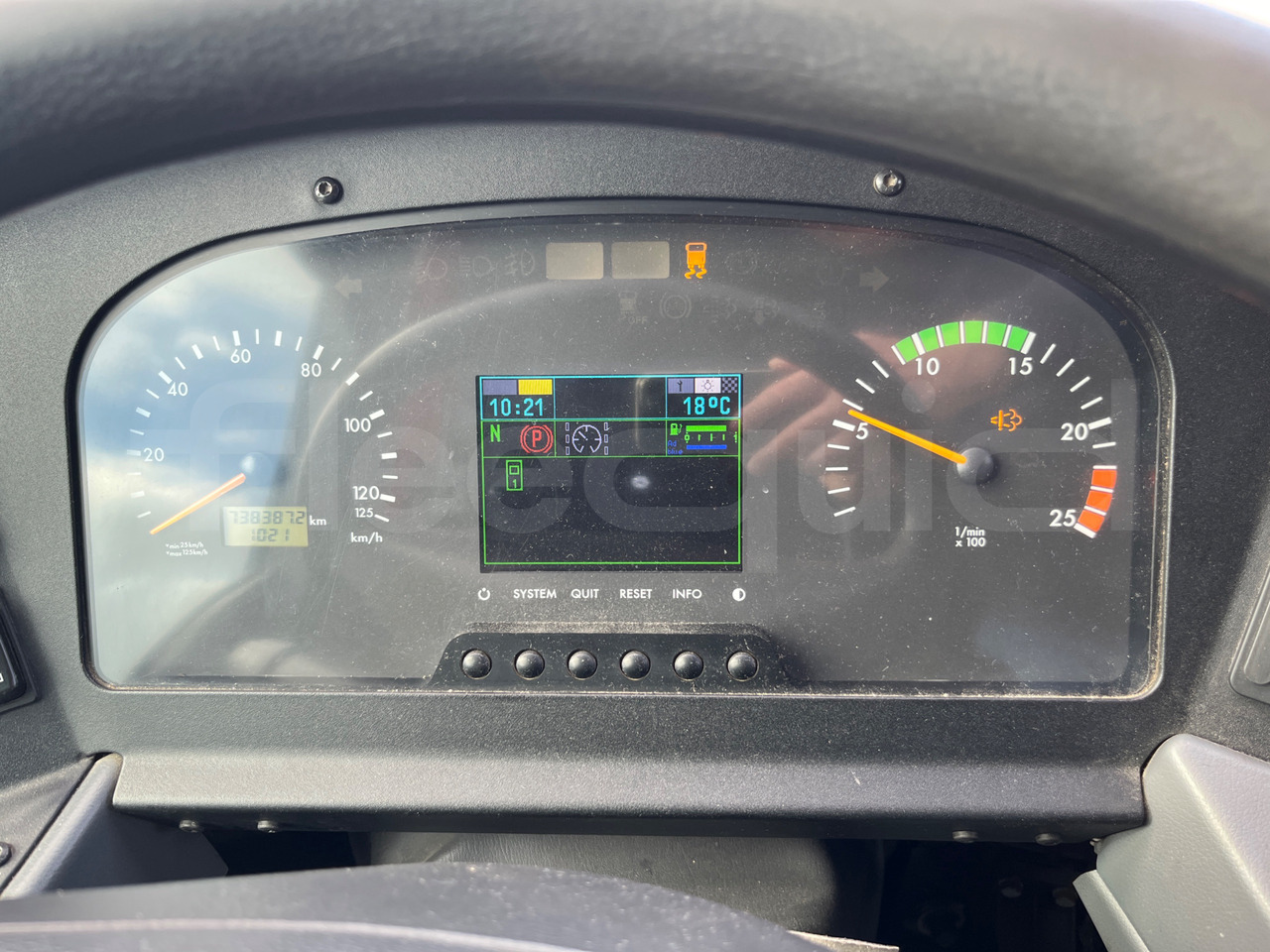 Mercedes-Benz Tourismo - Autokar: obrázok 3 Mercedes-Benz Tourismo - Autokar: obrázok 3