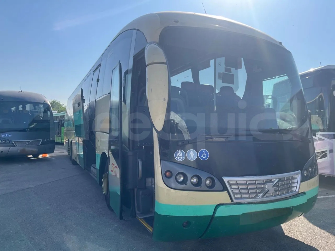 Volvo B12B - Autokar: obrázok 1 Volvo B12B - Autokar: obrázok 1