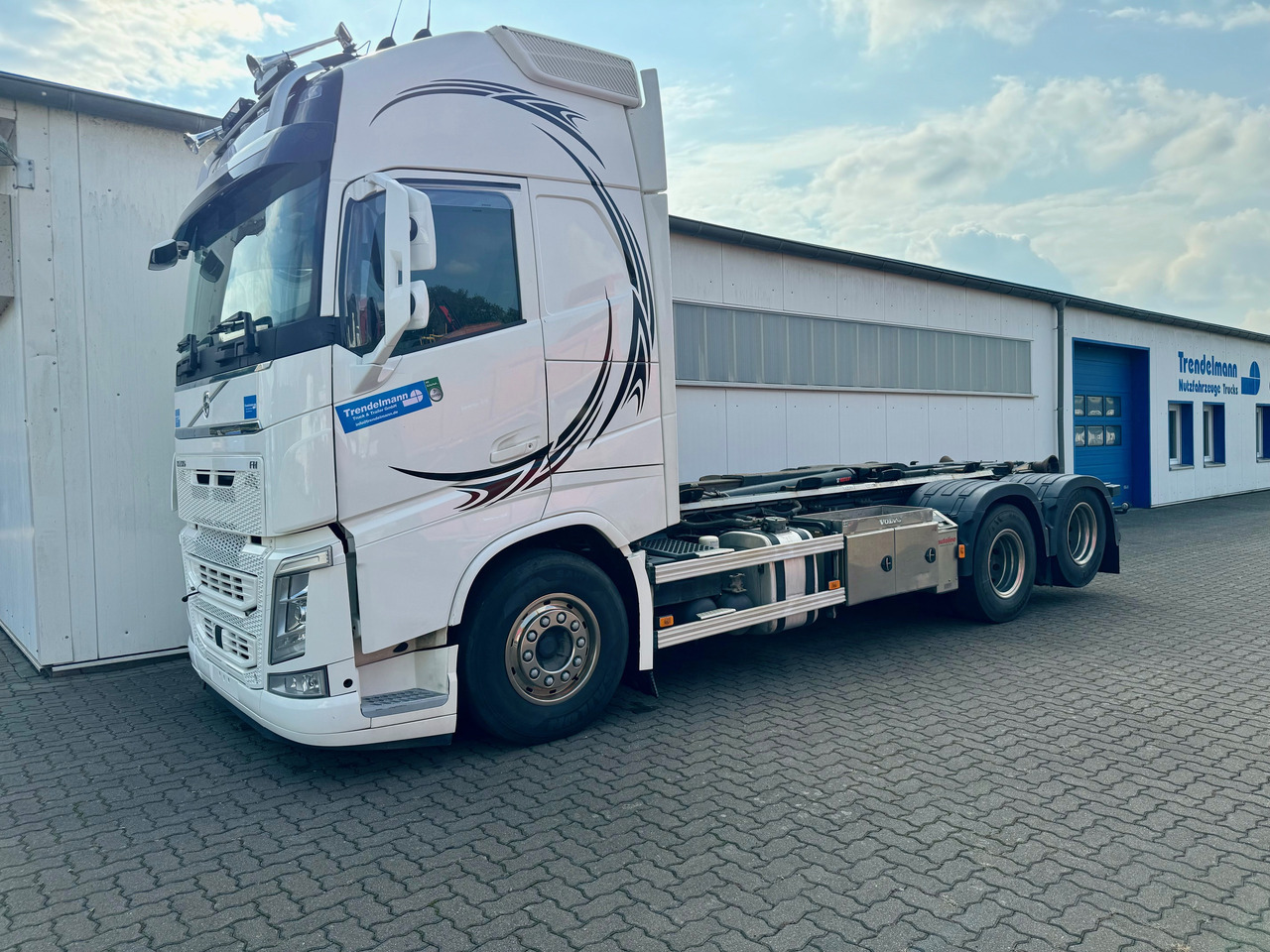 VOLVO Fh-13-540 6x4R - Hákový nosič kontajnerov: obrázok 2 VOLVO Fh-13-540 6x4R - Hákový nosič kontajnerov: obrázok 2