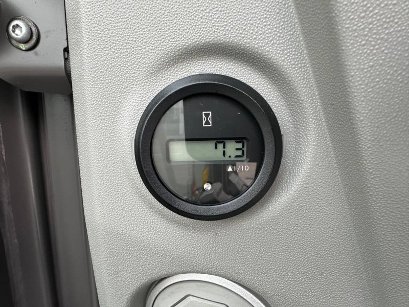 Nový Pásové rýpadlo Volvo EC 250 EL: obrázok 17