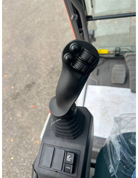 Nový Pásové rýpadlo Volvo EC 250 EL: obrázok 14