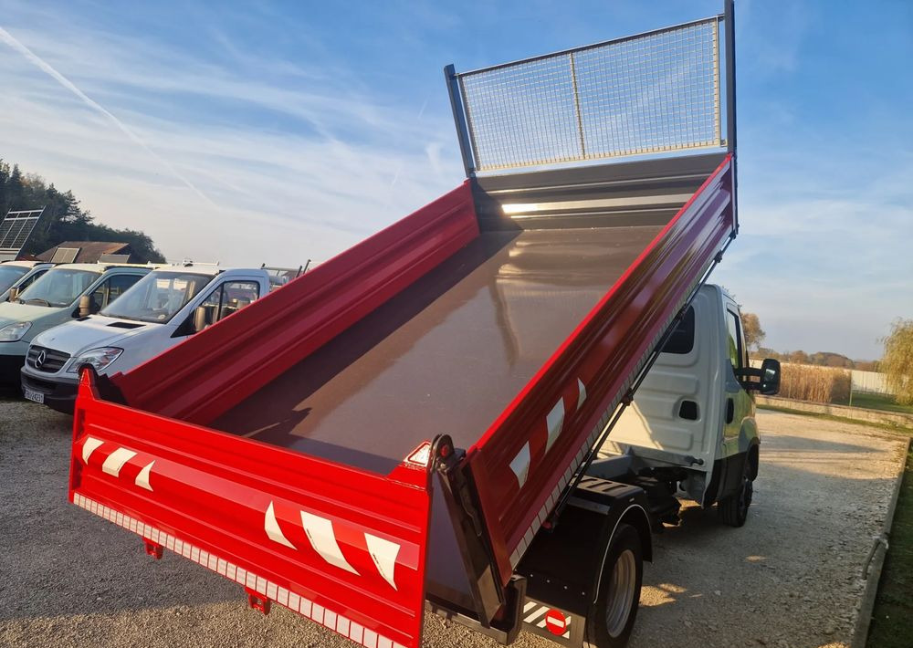 Iveco 35c15 3.0 - Dodávka sklápač: obrázok 4 Iveco 35c15 3.0 - Dodávka sklápač: obrázok 4