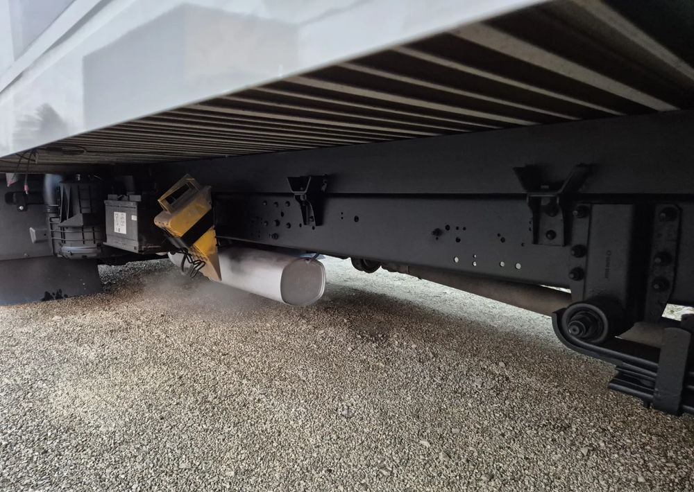 Nissan ATLEON 3.0 150KM - Dodávka skriňová nadstavba: obrázok 5 Nissan ATLEON 3.0 150KM - Dodávka skriňová nadstavba: obrázok 5