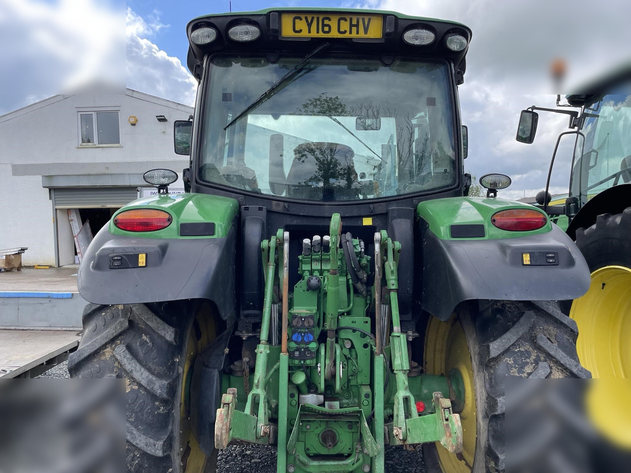 2016 JOHN DEERE 6110R - Traktor: obrázok 3 2016 JOHN DEERE 6110R - Traktor: obrázok 3