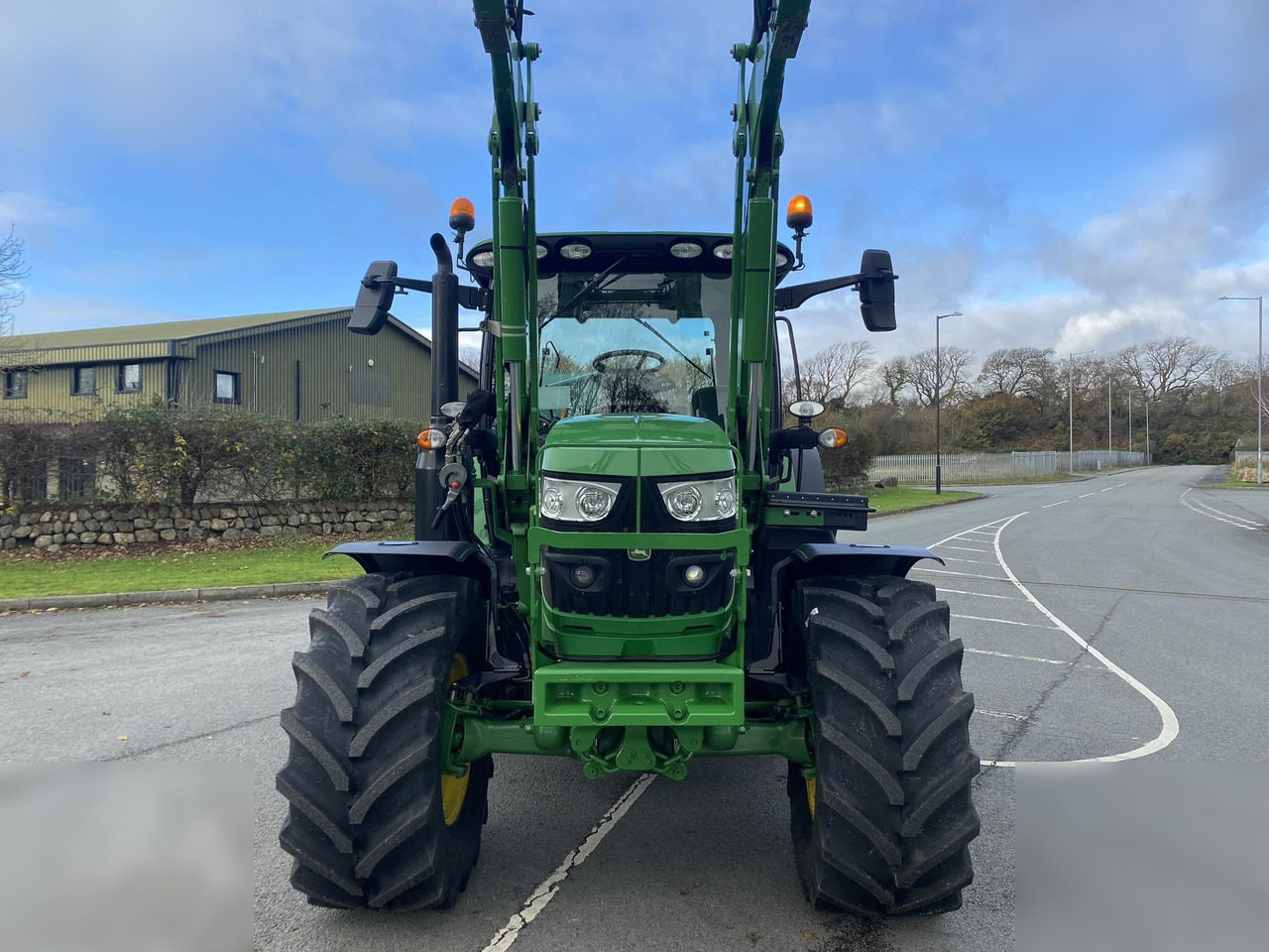 2019 JOHN DEERE 6130R - Traktor: obrázok 3 2019 JOHN DEERE 6130R - Traktor: obrázok 3