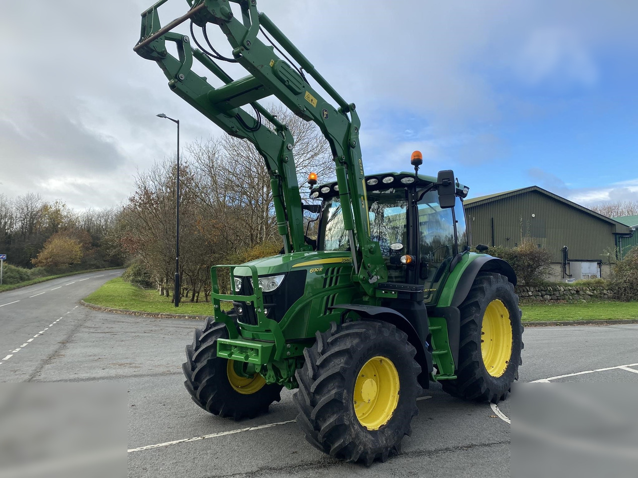 2019 JOHN DEERE 6130R - Traktor: obrázok 1 2019 JOHN DEERE 6130R - Traktor: obrázok 1
