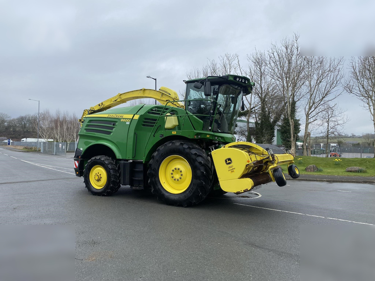 2020 JOHN DEERE 8600 - Samohybná rezačka: obrázok 1 2020 JOHN DEERE 8600 - Samohybná rezačka: obrázok 1