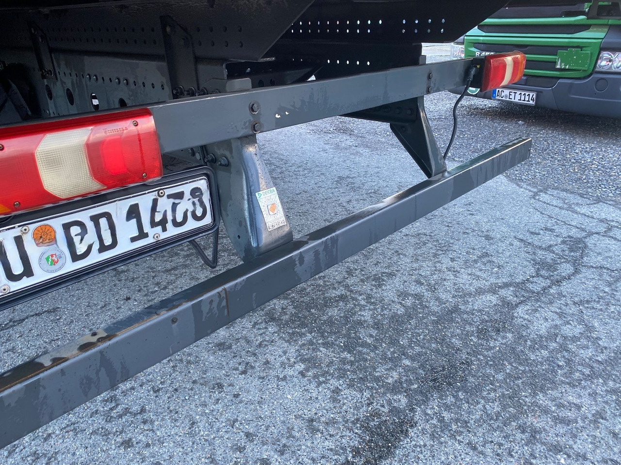 Mercedes-Benz 1221 Pritschenwagen /Rungen/Stahltransporte - Plachtové nákladné vozidlo: obrázok 5 Mercedes-Benz 1221 Pritschenwagen /Rungen/Stahltransporte - Plachtové nákladné vozidlo: obrázok 5