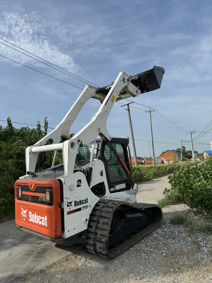 BOBCAT T770 skid steer loader American original - Šmykom riadený nakladač: obrázok 1 BOBCAT T770 skid steer loader American original - Šmykom riadený nakladač: obrázok 1