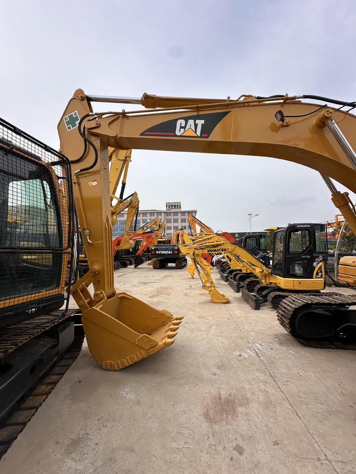 CATERPILLAR 320CL used excavator good condition for sale - Pásové rýpadlo: obrázok 3 CATERPILLAR 320CL used excavator good condition for sale - Pásové rýpadlo: obrázok 3