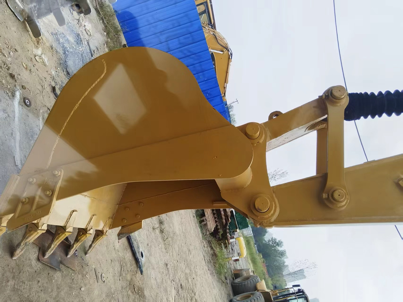 CATERPILLAR 330DL good condition 2024 30 ton excavator for sale - Pásové rýpadlo: obrázok 2 CATERPILLAR 330DL good condition 2024 30 ton excavator for sale - Pásové rýpadlo: obrázok 2