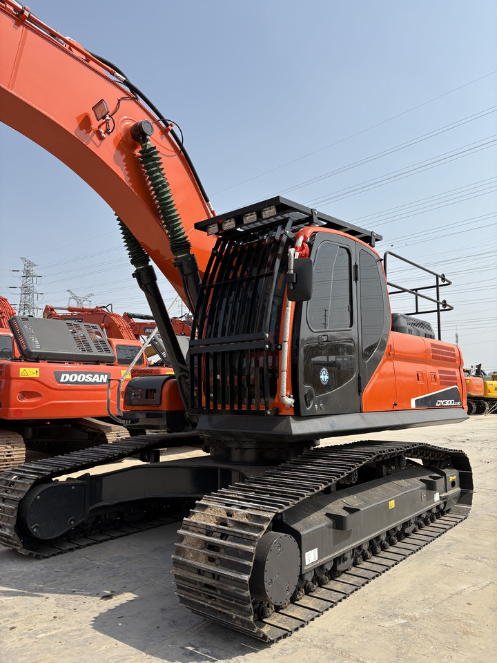 DOOSAN Dx300cl low work hours original excavator - Pásové rýpadlo: obrázok 5 DOOSAN Dx300cl low work hours original excavator - Pásové rýpadlo: obrázok 5