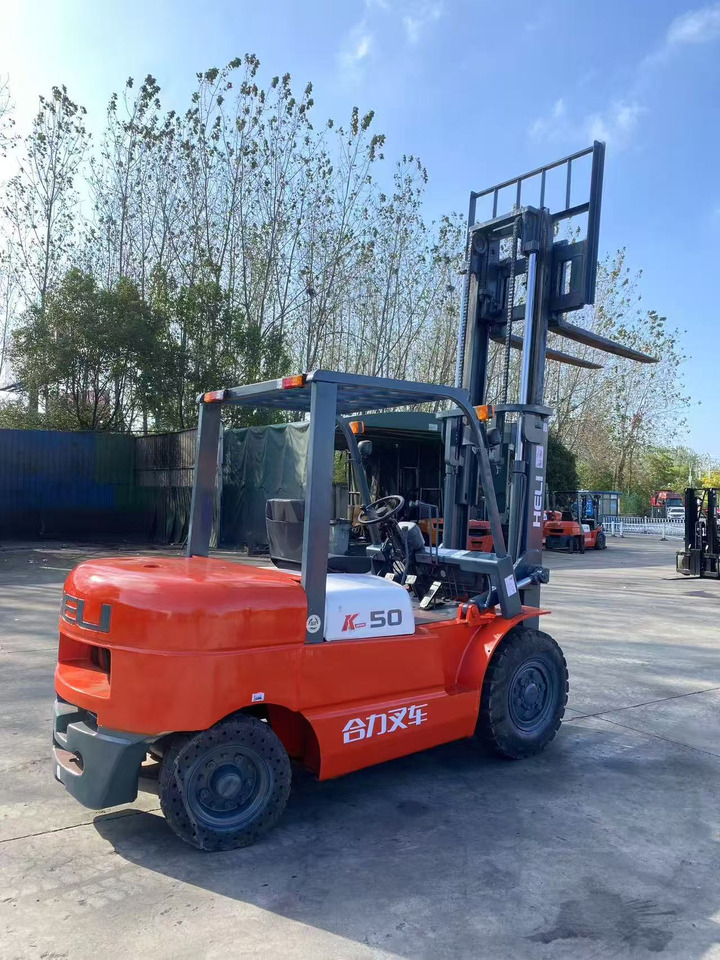 HELI k50 used diesel forklift Customizable mast clamps - Dieselový vysokozdvižný vozík: obrázok 4 HELI k50 used diesel forklift Customizable mast clamps - Dieselový vysokozdvižný vozík: obrázok 4