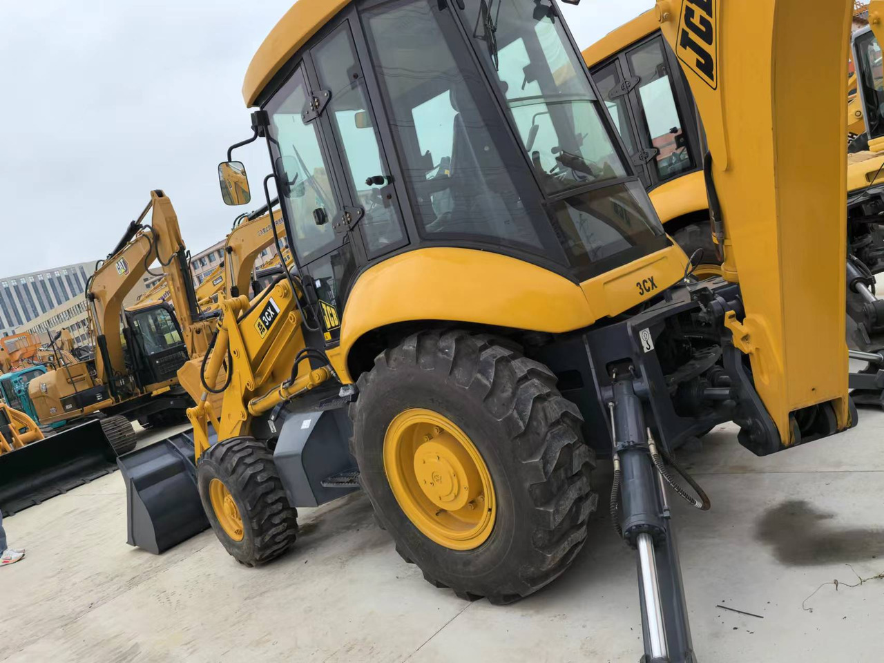 JCB 3CX backhoe loader TLB versatile machine multiple attachment options - Rýpadlo-nakladač: obrázok 5 JCB 3CX backhoe loader TLB versatile machine multiple attachment options - Rýpadlo-nakladač: obrázok 5