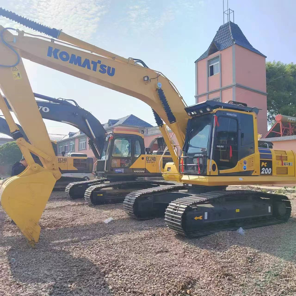 KOMATSU pc200-8N1 used japan brand crawler excavator - Pásové rýpadlo: obrázok 2 KOMATSU pc200-8N1 used japan brand crawler excavator - Pásové rýpadlo: obrázok 2