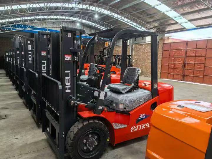 Heli brand new 3.5T diesel forklift(Clamp available) - Dieselový vysokozdvižný vozík: obrázok 1 Heli brand new 3.5T diesel forklift(Clamp available) - Dieselový vysokozdvižný vozík: obrázok 1