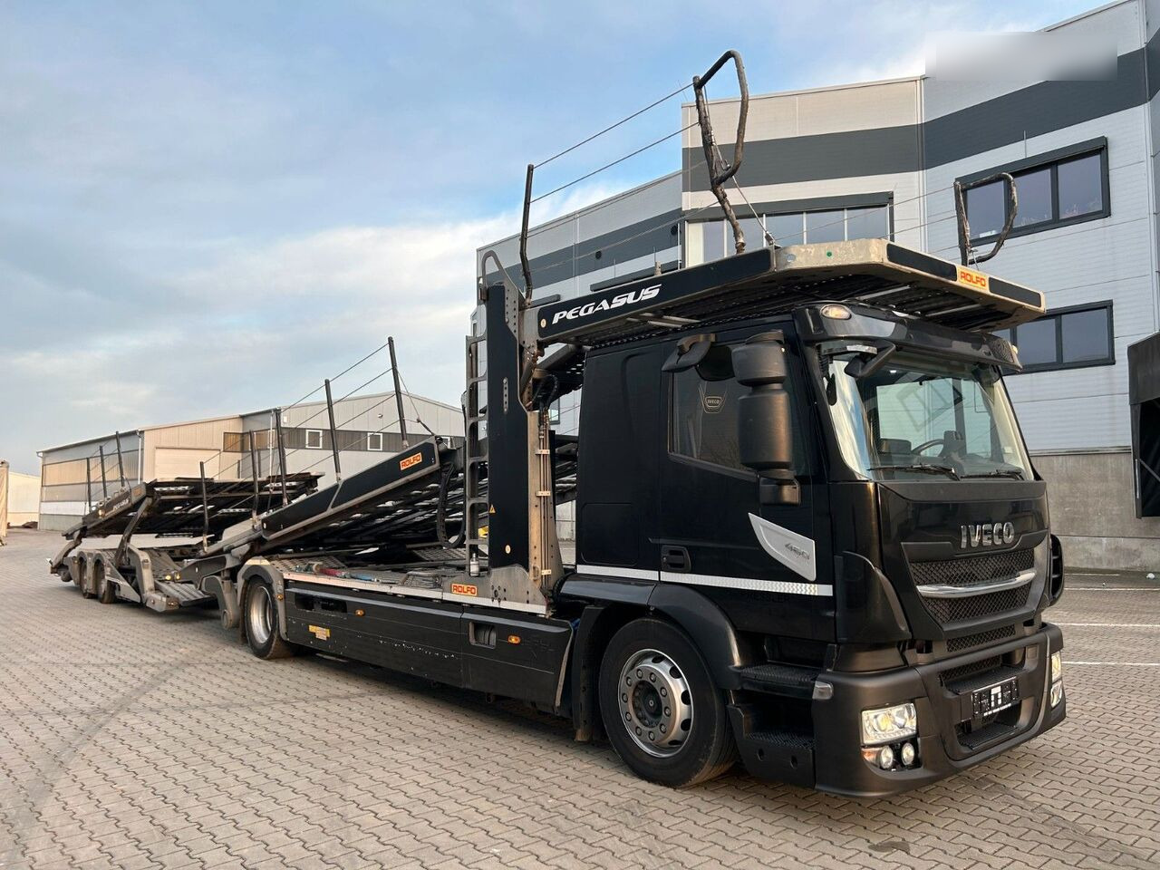 IVECO Stralis 460 + car transporter trailer - Nákladné vozidlo na prepravu automobilov: obrázok 3 IVECO Stralis 460 + car transporter trailer - Nákladné vozidlo na prepravu automobilov: obrázok 3