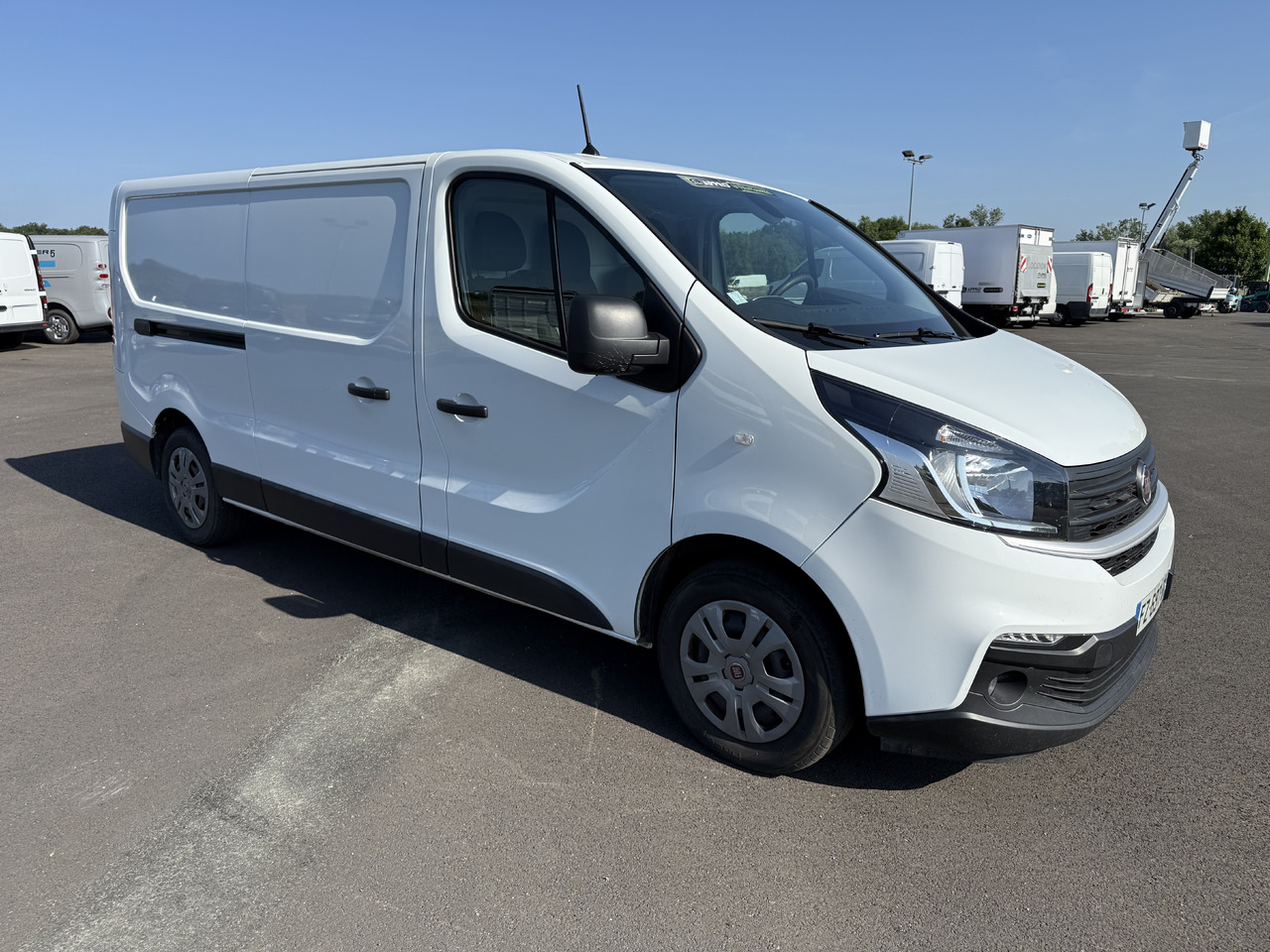 FIAT TALENTO 1T3 LH1 2.0MULTIJET120 PRO LOUNGE + ATTELAGE ET KIT BOIS COMPLET - Furgon: obrázok 1 FIAT TALENTO 1T3 LH1 2.0MULTIJET120 PRO LOUNGE + ATTELAGE ET KIT BOIS COMPLET - Furgon: obrázok 1