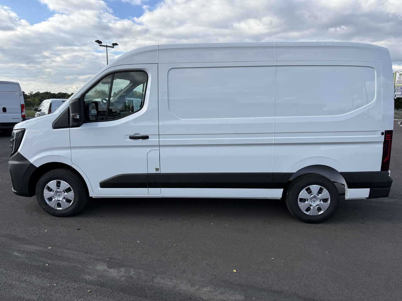 NISSAN INTERSTAR 2.0DCI150 - Furgon: obrázok 5 NISSAN INTERSTAR 2.0DCI150 - Furgon: obrázok 5