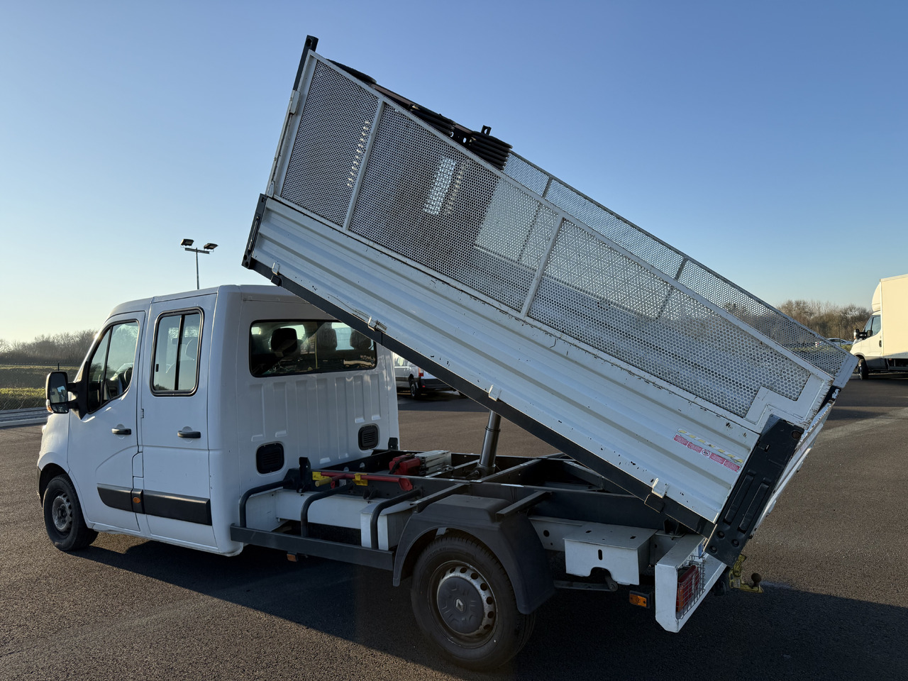 RENAULT MASTER 2.3DCI125 BENNE ACIER DOUBLE CABINE ROUE SIMPLE + REHAUSSE DE RIDELLE - Dodávka sklápač: obrázok 4 RENAULT MASTER 2.3DCI125 BENNE ACIER DOUBLE CABINE ROUE SIMPLE + REHAUSSE DE RIDELLE - Dodávka sklápač: obrázok 4