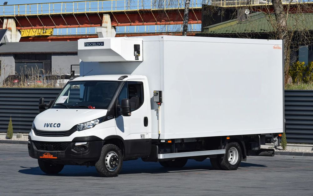Iveco DAILY 70C18 / 3.0 - 180 KM / AUTOMAT HI-MATIC / 3 OSOBY / CHŁODNIA - MROŹNIA 4,55 M / AGREGAD FRIGOBLOCK / WINDA SORENSEN / KLIMA / TEMPOMAT / KAMERA COFANIA / REGULOWANE ZAWIESZENIE / SERWISOWA - Chladirenské nákladné vozidlo: obrázok 1 Iveco DAILY 70C18 / 3.0 - 180 KM / AUTOMAT HI-MATIC / 3 OSOBY / CHŁODNIA - MROŹNIA 4,55 M / AGREGAD FRIGOBLOCK / WINDA SORENSEN / KLIMA / TEMPOMAT / KAMERA COFANIA / REGULOWANE ZAWIESZENIE / SERWISOWA - Chladirenské nákladné vozidlo: obrázok 1