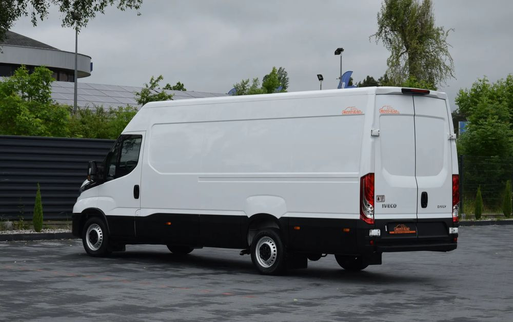 Furgon Iveco DAILY MAXI 35S16 / 2.3 - 160 KM / AUTOMAT HI-MATIC / NOWY MODEL / 3 OSOBY / DOSTAWCZE / BLASZAK / KLIMA / CZUJNIKI COFANIA / NISKI PRZEBIEG / 2022 / SERWISOWANY / Z NIEMIEC: obrázok 7 Furgon Iveco DAILY MAXI 35S16 / 2.3 - 160 KM / AUTOMAT HI-MATIC / NOWY MODEL / 3 OSOBY / DOSTAWCZE / BLASZAK / KLIMA / CZUJNIKI COFANIA / NISKI PRZEBIEG / 2022 / SERWISOWANY / Z NIEMIEC: obrázok 7