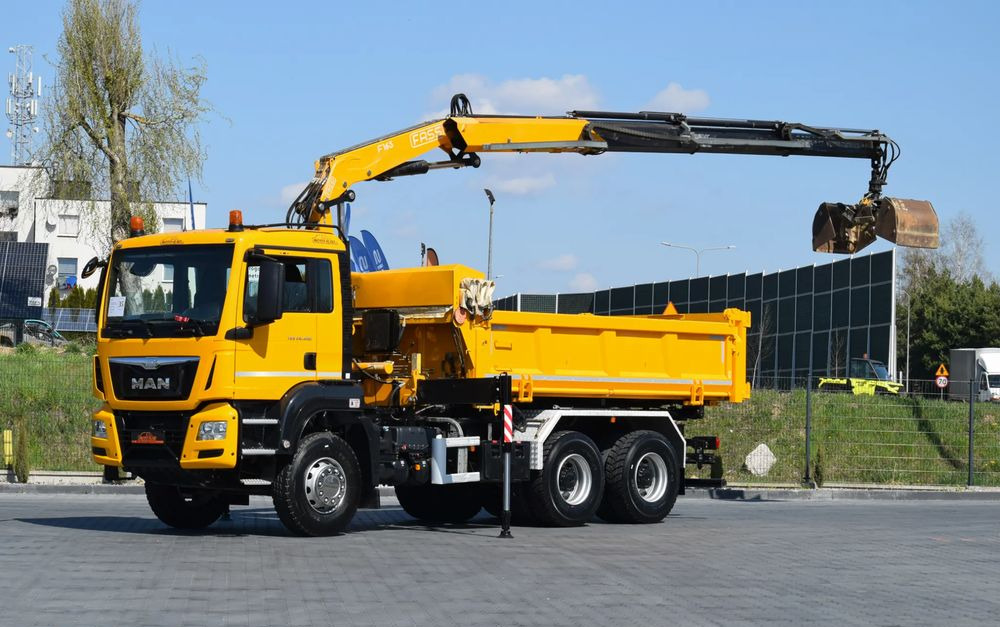 MAN TGS 26.400 / 6x4 / EURO 6 / UDT / HDS FASSI 165 / WYSUW x3 / ROTATOR / CHWYTAK / STEROWANIE RADIOWE / WZMOCNIONA RAMA / WYWROTKA / HYDROBURTA / AUTOMAT / 2017 / NOWE OPONY - 100% / NISKI PRZEBIEG - Sklápač, Auto s hydraulickou rukou: obrázok 1 MAN TGS 26.400 / 6x4 / EURO 6 / UDT / HDS FASSI 165 / WYSUW x3 / ROTATOR / CHWYTAK / STEROWANIE RADIOWE / WZMOCNIONA RAMA / WYWROTKA / HYDROBURTA / AUTOMAT / 2017 / NOWE OPONY - 100% / NISKI PRZEBIEG - Sklápač, Auto s hydraulickou rukou: obrázok 1