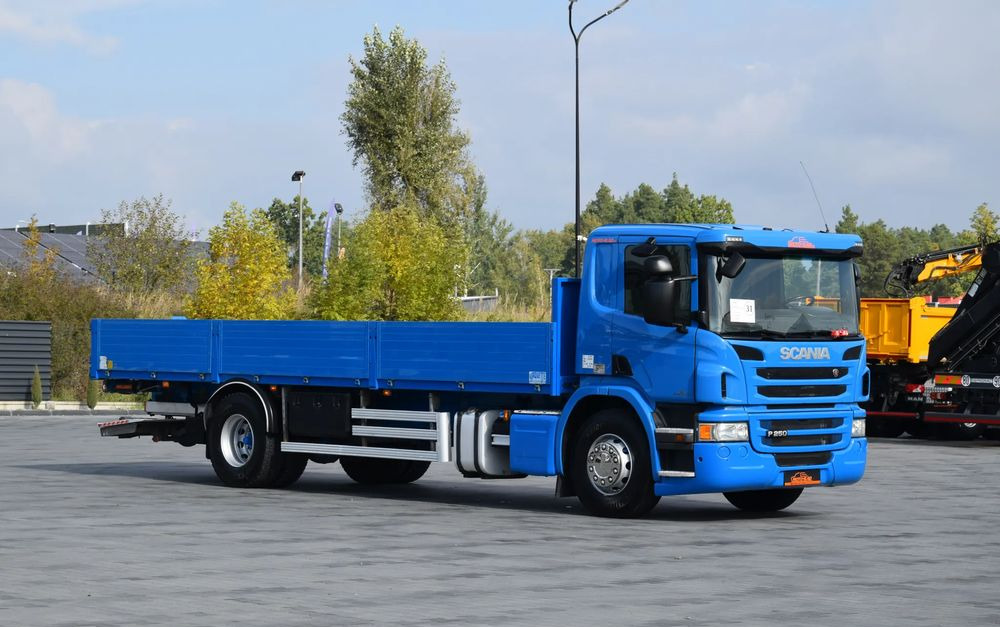 Scania P250 / EURO 6 / SKRZYNIA 7.8 M / WINDA DHOLLANDIA / PODUSZKI NA TYLNEJ OSI / RETARDER / KLIMA / TEMPOMAT / SERWISOWANY / SPROWADZONY - Valníkový/ Plošinový nákladný automobil: obrázok 3 Scania P250 / EURO 6 / SKRZYNIA 7.8 M / WINDA DHOLLANDIA / PODUSZKI NA TYLNEJ OSI / RETARDER / KLIMA / TEMPOMAT / SERWISOWANY / SPROWADZONY - Valníkový/ Plošinový nákladný automobil: obrázok 3