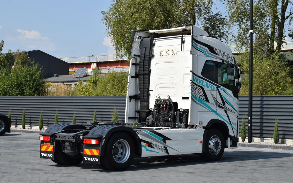 Volvo FH500 / EURO 6 / NOWY MODEL / KLIMATYZACJA POSTOJOWA / ACC / LEDY / 2 ZBIORNIKI / FULL SPILERY / 2023 / NISKI PRZEBIEG / SERWISOWANY / SPROWADZONY - Ťahač: obrázok 4 Volvo FH500 / EURO 6 / NOWY MODEL / KLIMATYZACJA POSTOJOWA / ACC / LEDY / 2 ZBIORNIKI / FULL SPILERY / 2023 / NISKI PRZEBIEG / SERWISOWANY / SPROWADZONY - Ťahač: obrázok 4