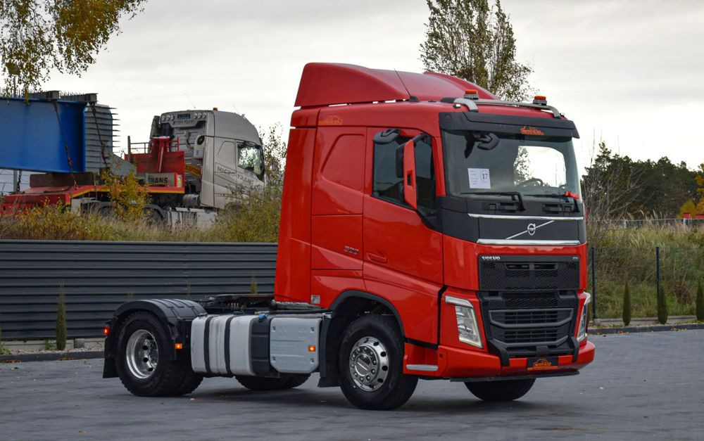 Volvo FH500 / NISKA KABINA / HYDRAULIKA / EURO 6 / ACC / LEDY / ALUFELGI / SERWISOWANY / SPROWADZONY - Ťahač: obrázok 3 Volvo FH500 / NISKA KABINA / HYDRAULIKA / EURO 6 / ACC / LEDY / ALUFELGI / SERWISOWANY / SPROWADZONY - Ťahač: obrázok 3