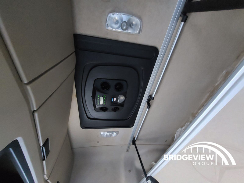 Ťahač Mercedes-Benz Actros 1845 GIGA SOLO CABIN: obrázok 17