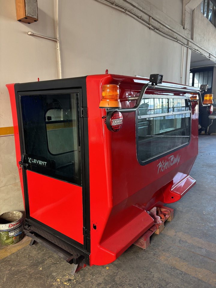 Pistenbully Cabin 5 person PISTENBULLY PB100 CABIN - Vozidlo na odpratávanie snehu: obrázok 1 Pistenbully Cabin 5 person PISTENBULLY PB100 CABIN - Vozidlo na odpratávanie snehu: obrázok 1