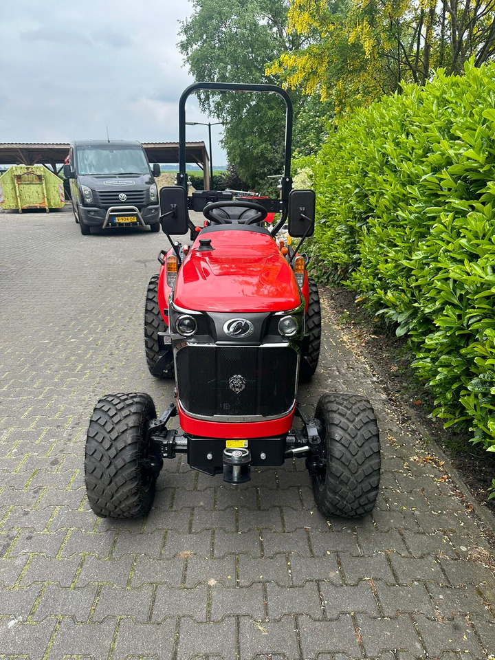 Captain - Kompaktný traktor: obrázok 3 Captain - Kompaktný traktor: obrázok 3