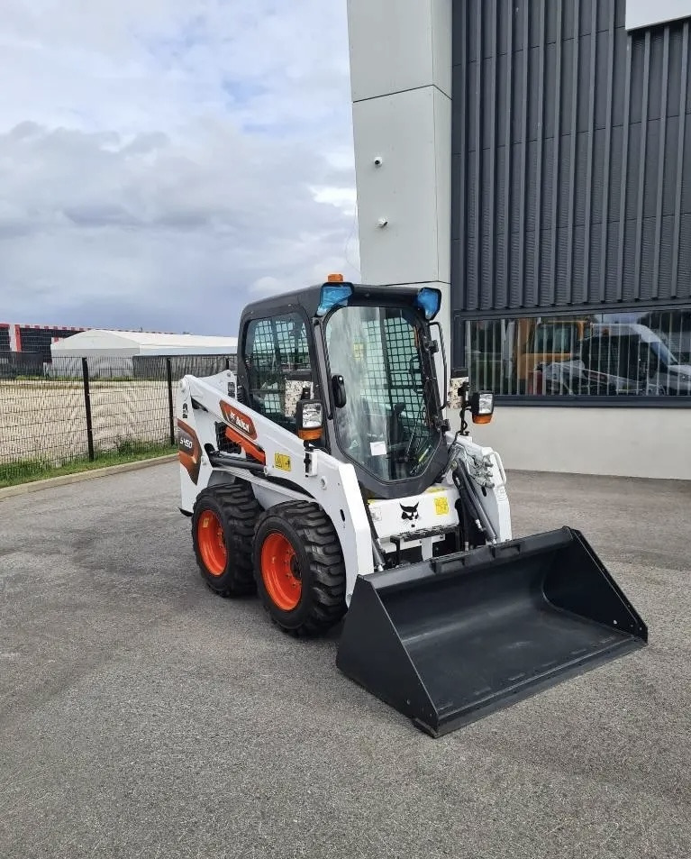 BOBCAT S450 - Šmykom riadený nakladač: obrázok 2 BOBCAT S450 - Šmykom riadený nakladač: obrázok 2