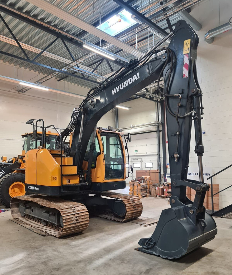 HYUNDAI HX130ALCR - Pásové rýpadlo: obrázok 4 HYUNDAI HX130ALCR - Pásové rýpadlo: obrázok 4