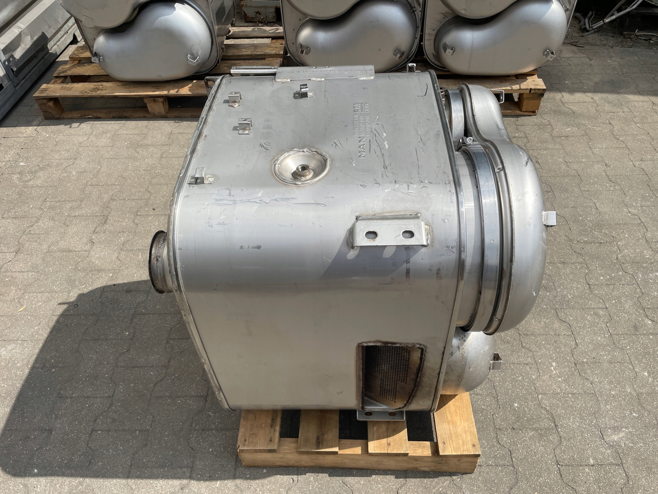 KATALIZATOR MAN TGX TGS EURO 6 DPF TŁUMIK WYDECH 81151036101 - Katalyzátor pre Nákladné auto: obrázok 4 KATALIZATOR MAN TGX TGS EURO 6 DPF TŁUMIK WYDECH 81151036101 - Katalyzátor pre Nákladné auto: obrázok 4