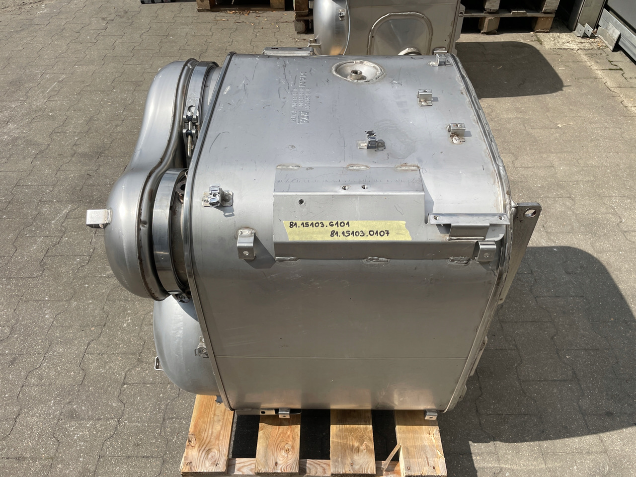 KATALIZATOR MAN TGX TGS EURO 6 DPF TŁUMIK WYDECH 81151036101 - Katalyzátor pre Nákladné auto: obrázok 2 KATALIZATOR MAN TGX TGS EURO 6 DPF TŁUMIK WYDECH 81151036101 - Katalyzátor pre Nákladné auto: obrázok 2